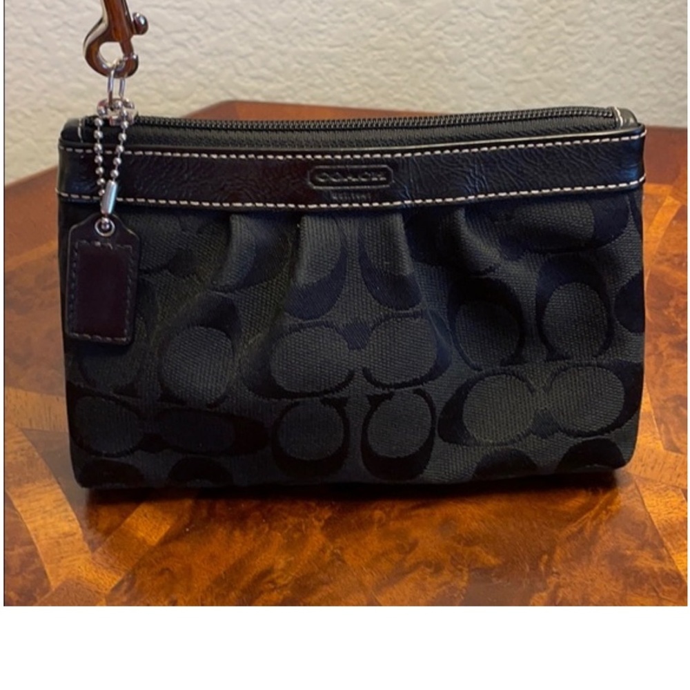Coach Black Wristlet Clutch Authentic Free Used Excellent Condition Like New - Picture 8 of 14